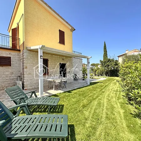 Apartment 216 - Bellissimo Bilocale Con Portico E Giardino Al Adamo Ed Eva